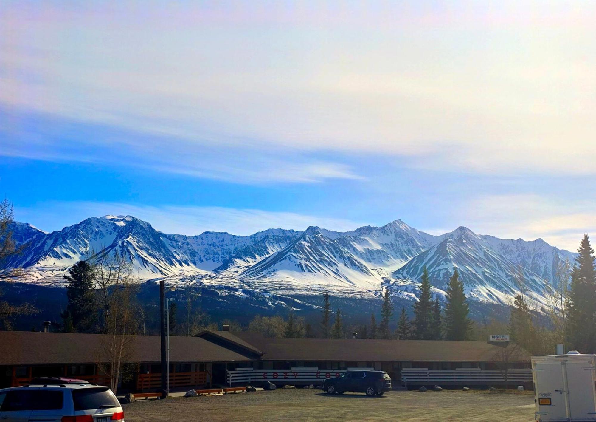 Cozy Corner Motel & Restaurant Haines Junction Extérieur photo