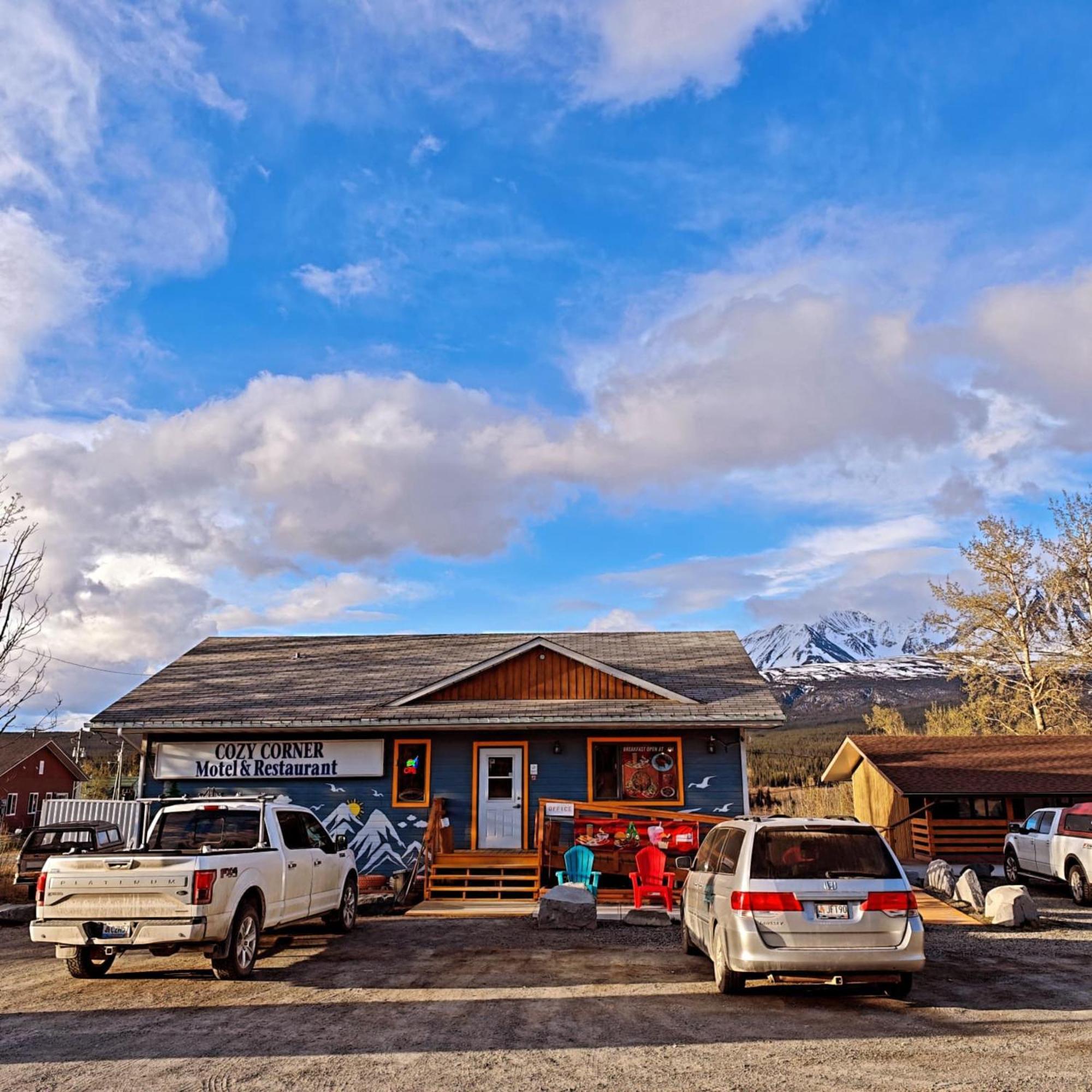 Cozy Corner Motel & Restaurant Haines Junction Extérieur photo