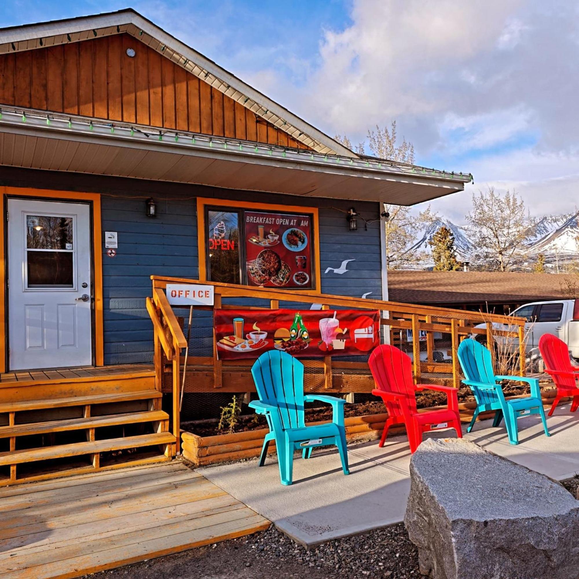 Cozy Corner Motel & Restaurant Haines Junction Extérieur photo